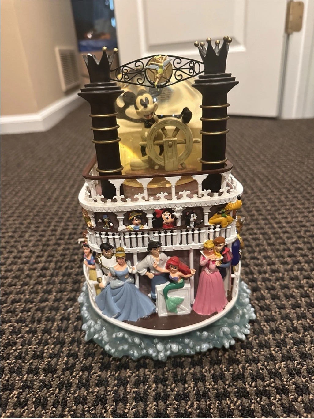Disney Mickey Mouse Liberty Belle Paddleboat Riverboat Snowglobe